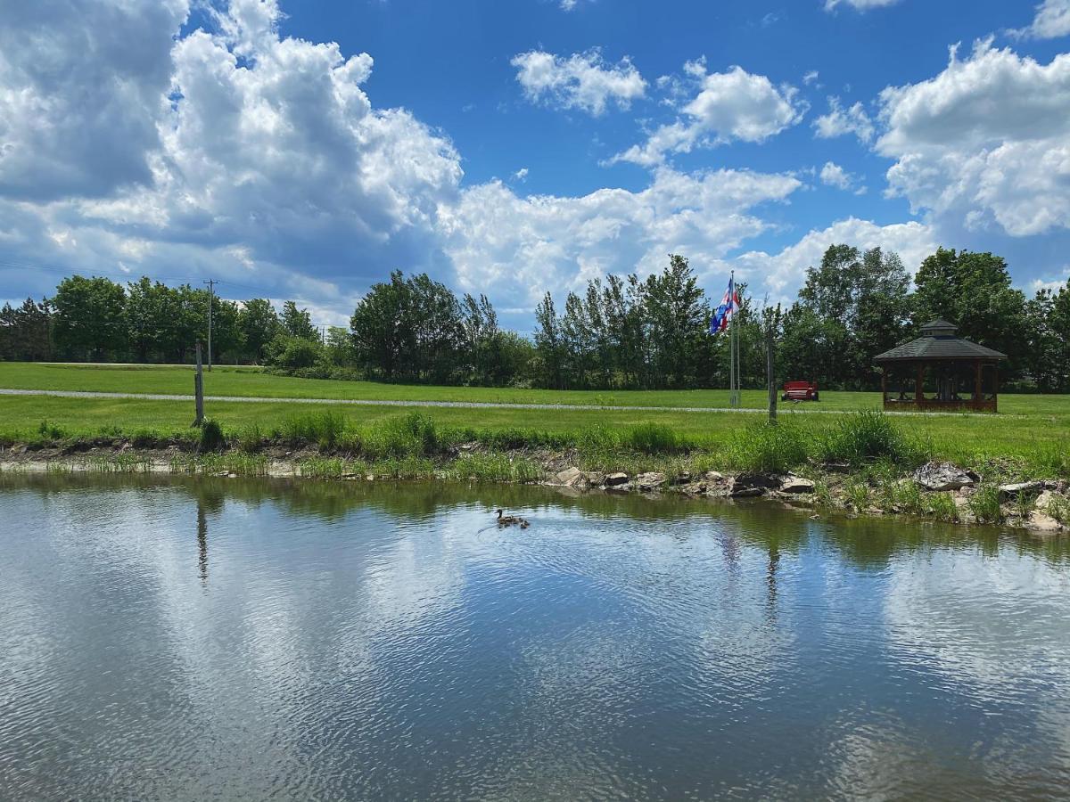 St-Pierre-de-l'Île-d'Orléans Domaine Steinbach Cidrerie B&B Distillerie المظهر الخارجي الصورة